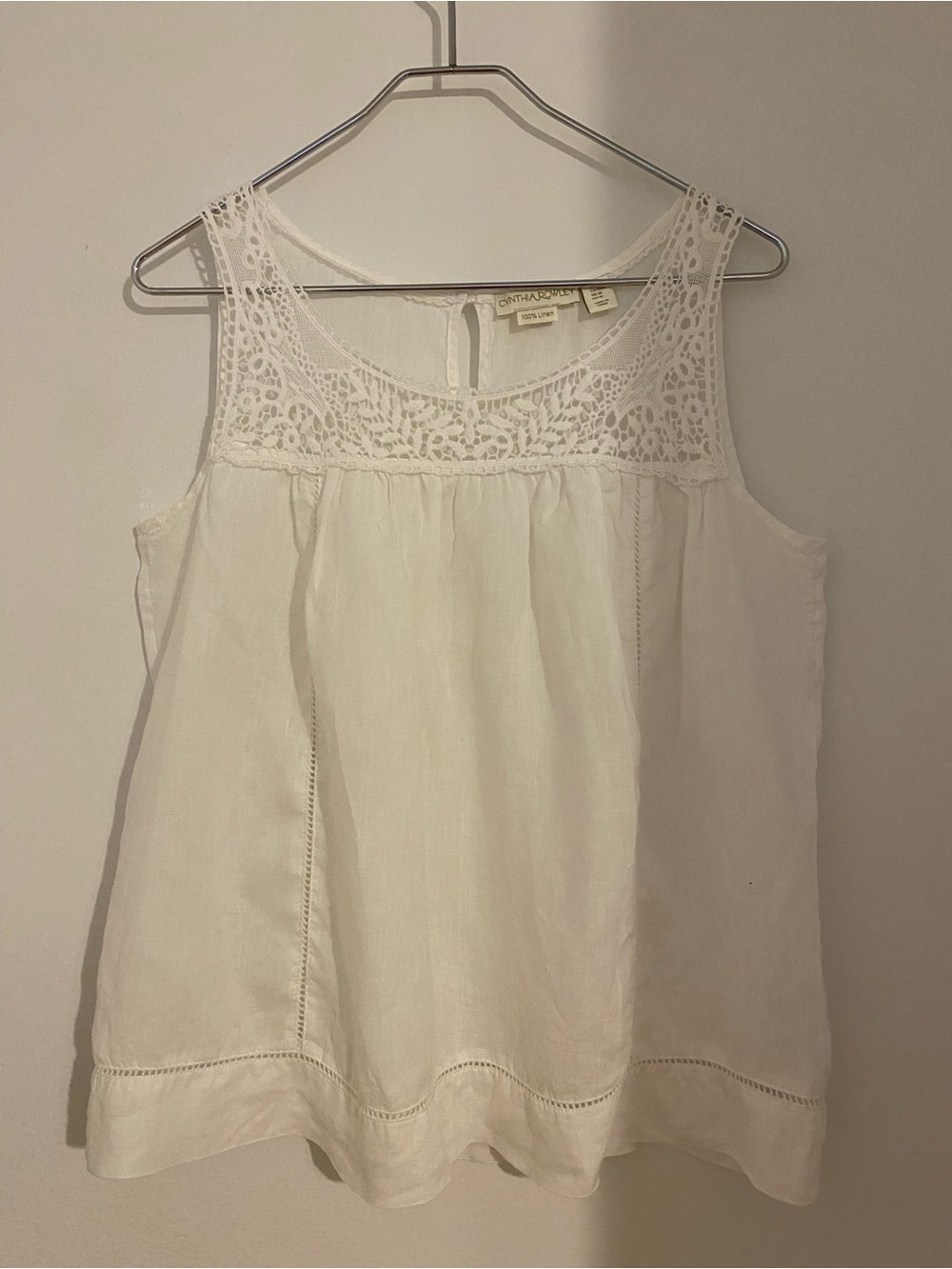 Cynthia Rowley White Crochet Yoke Sleeveless Summer Top 100% Linen